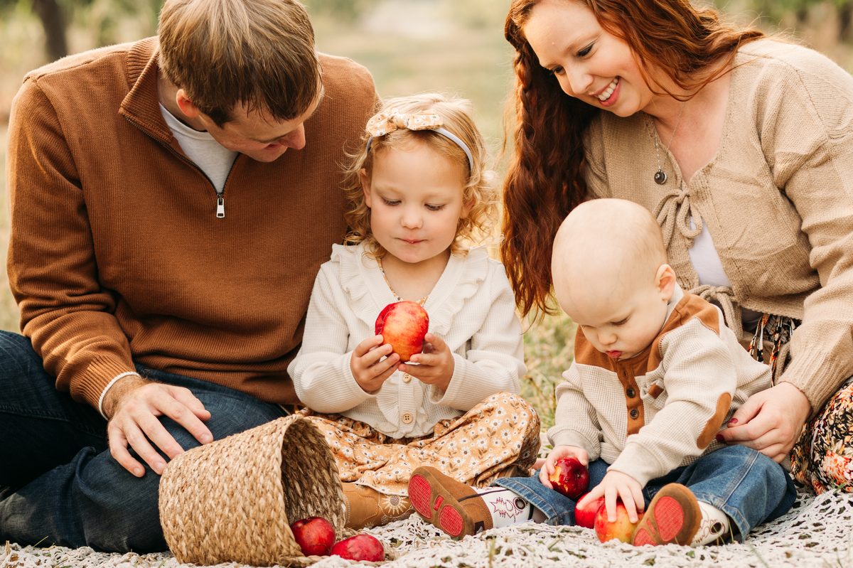 Rachel Cherry Photography family session in warm natural light near Kansas City — family photography in the Kansas City area