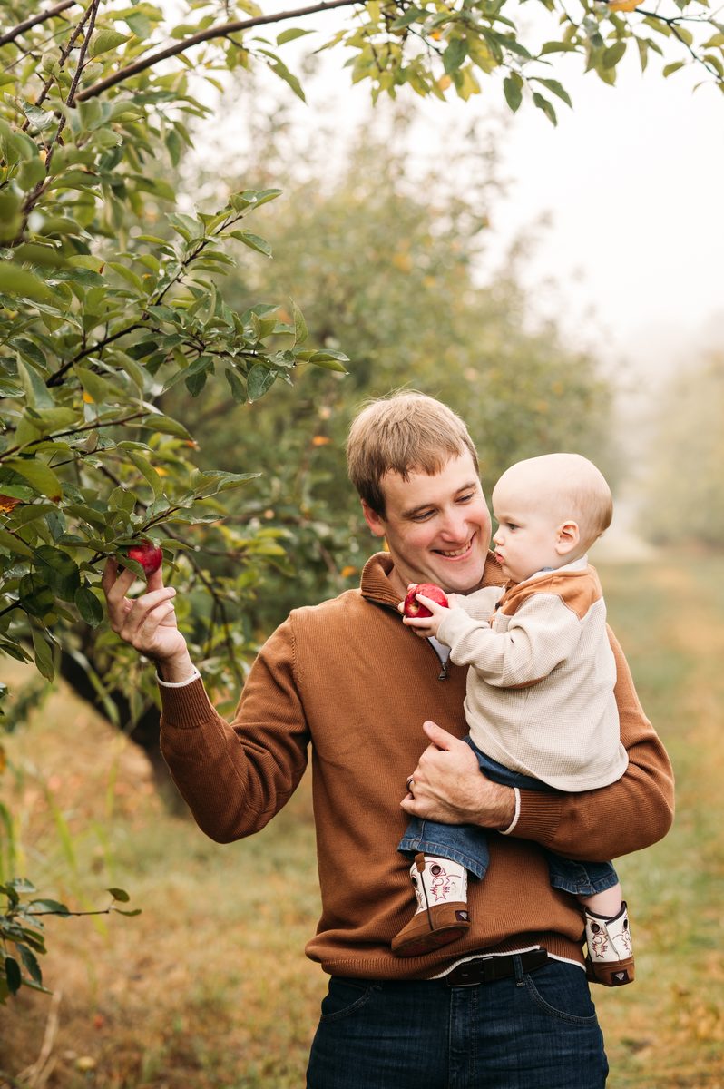 Rachel Cherry Photography family session in warm natural light near Kansas City — family photography in the Kansas City area