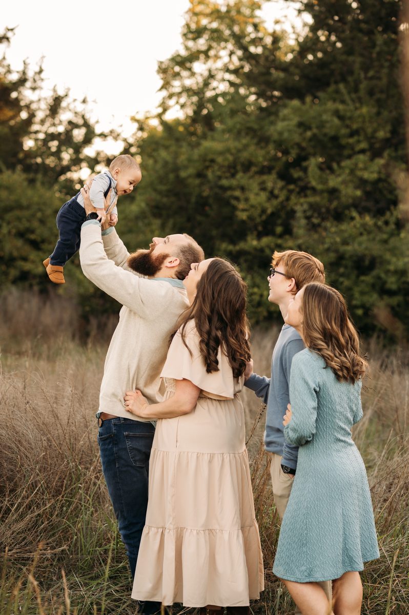 Rachel Cherry Photography family session in warm natural light near Kansas City — family photography in the Kansas City area